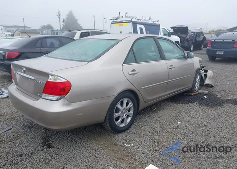 2005 Toyota Camry Xle V6 z USA, uszkodzony, nr VIN 4T1BF30K15U089678